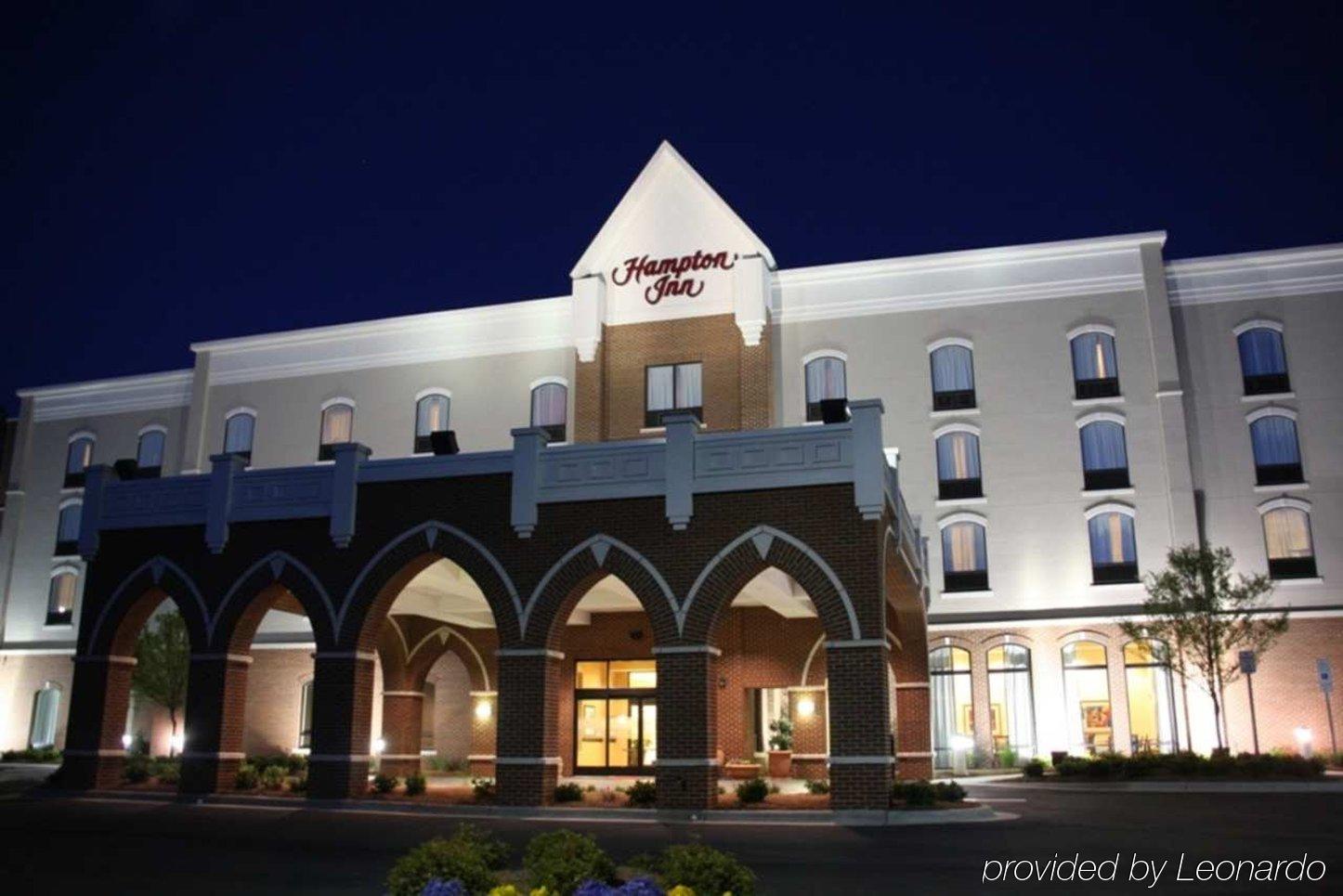 Hampton Inn Belmont At Montcross Экстерьер фото
