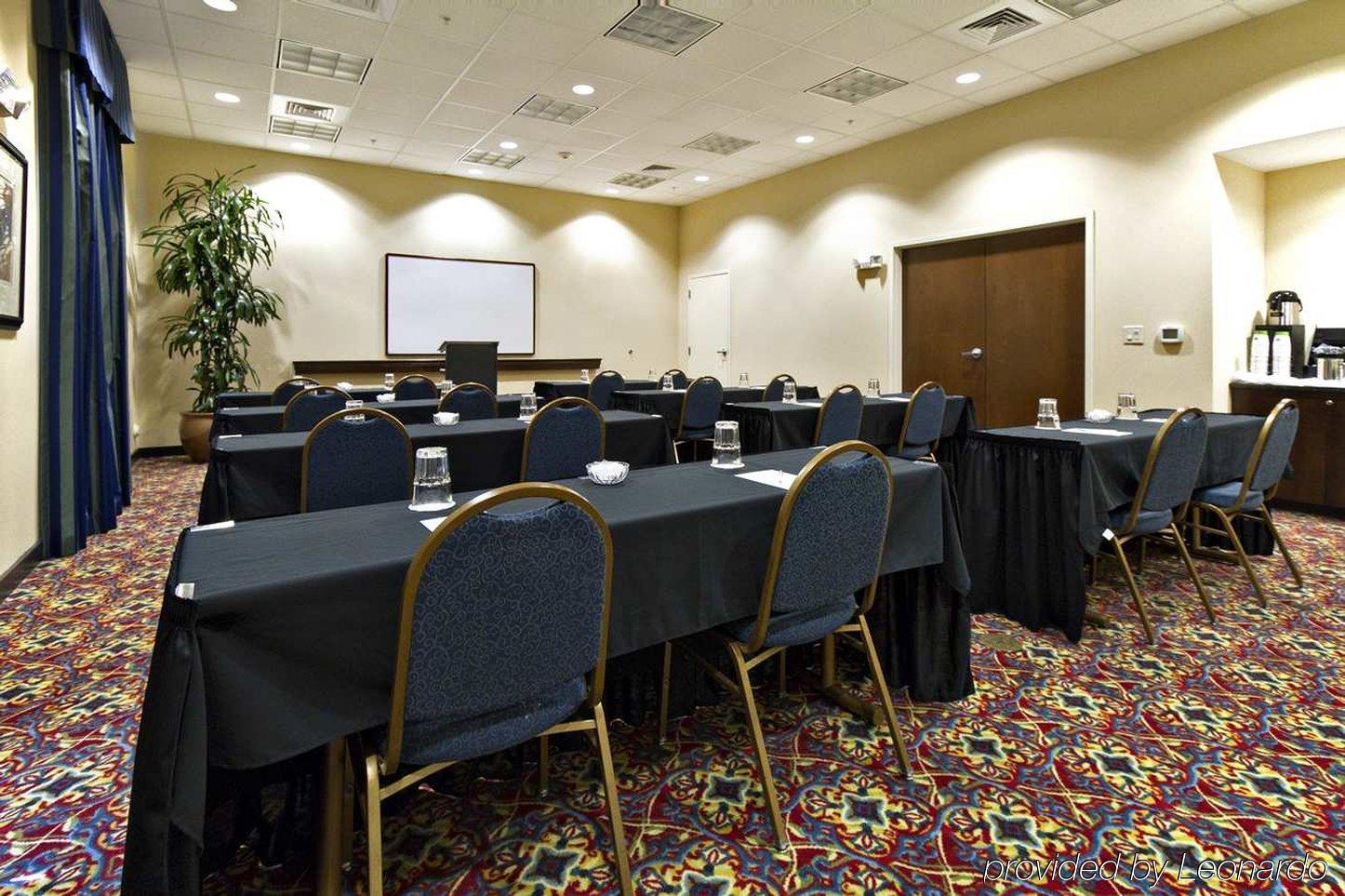 Hampton Inn Belmont At Montcross Бизнес фото