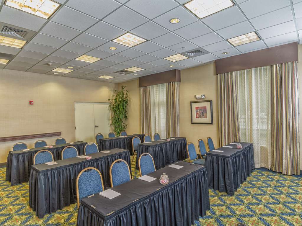 Hampton Inn Belmont At Montcross Удобства фото
